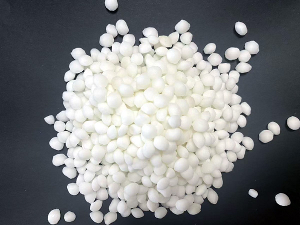 Sodium nitrite (2-4mm)